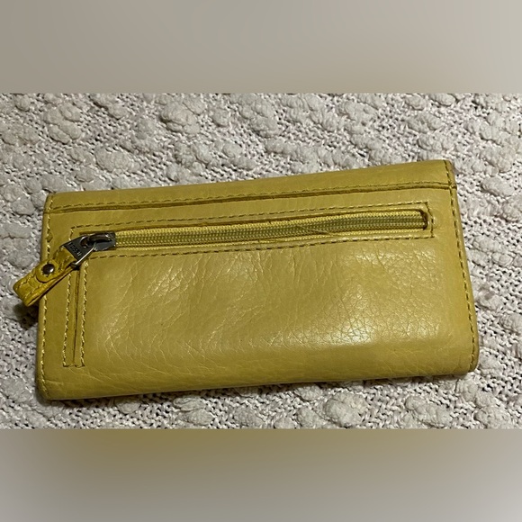Fossil Yellow Wallet - Picture 3 of 5